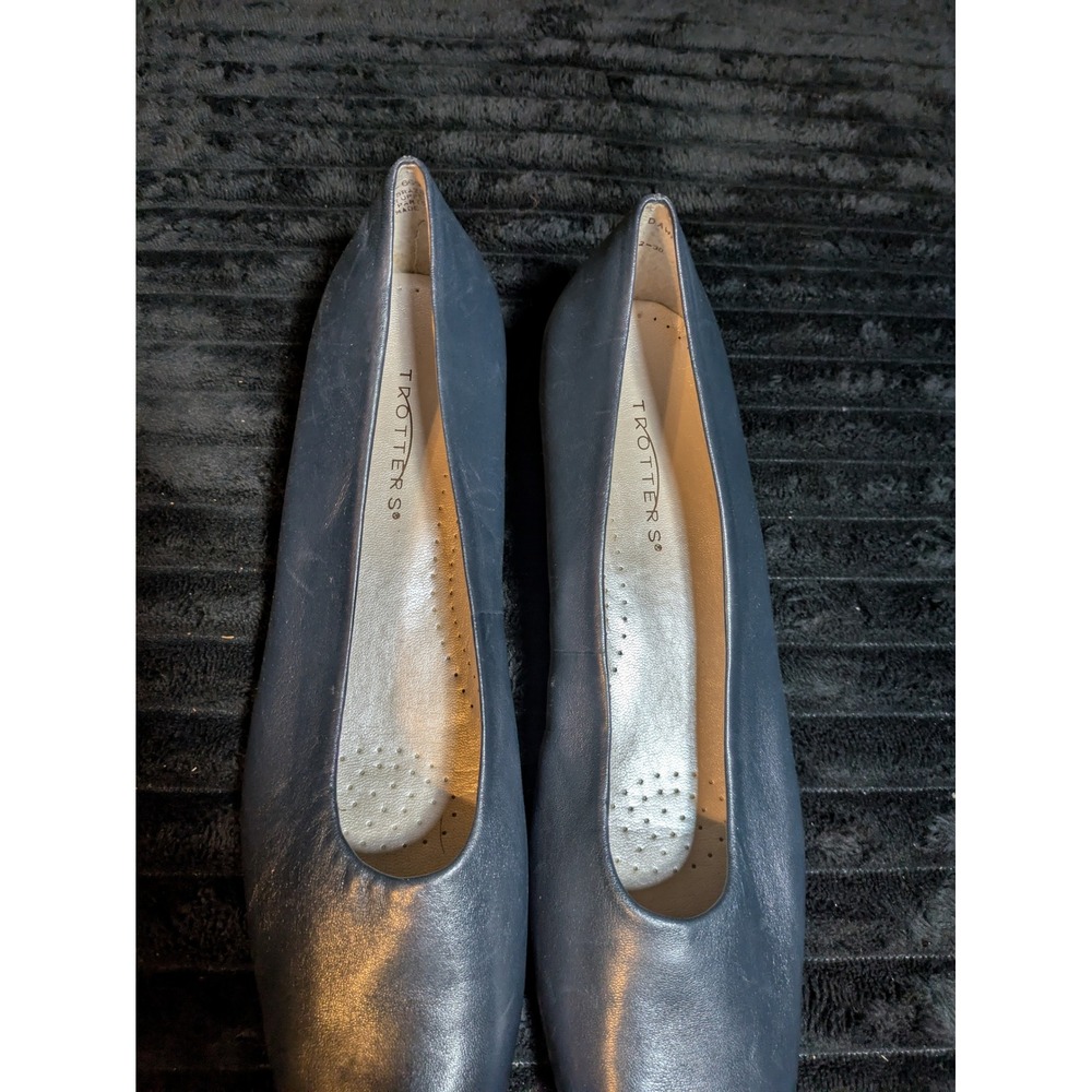 Trotters Dawn Navy Blue Leather Block Heel Pumps Shoes Womens 11S Slim